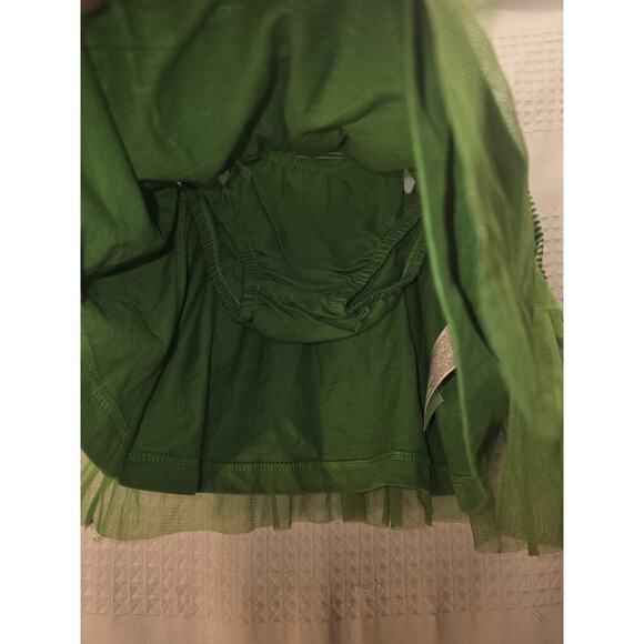 Carter Green Stripe 2 Piece Dress With Shamrock Patch Size 6 Months - Picture 2 of 6